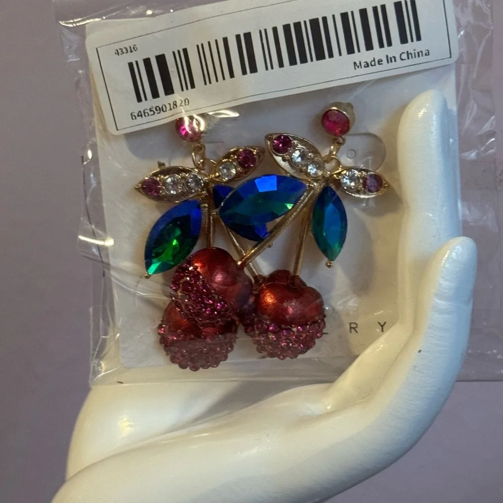 Earrings cherry drop